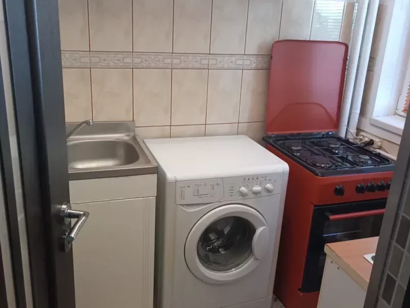 Dristor, metrou, garsoniera